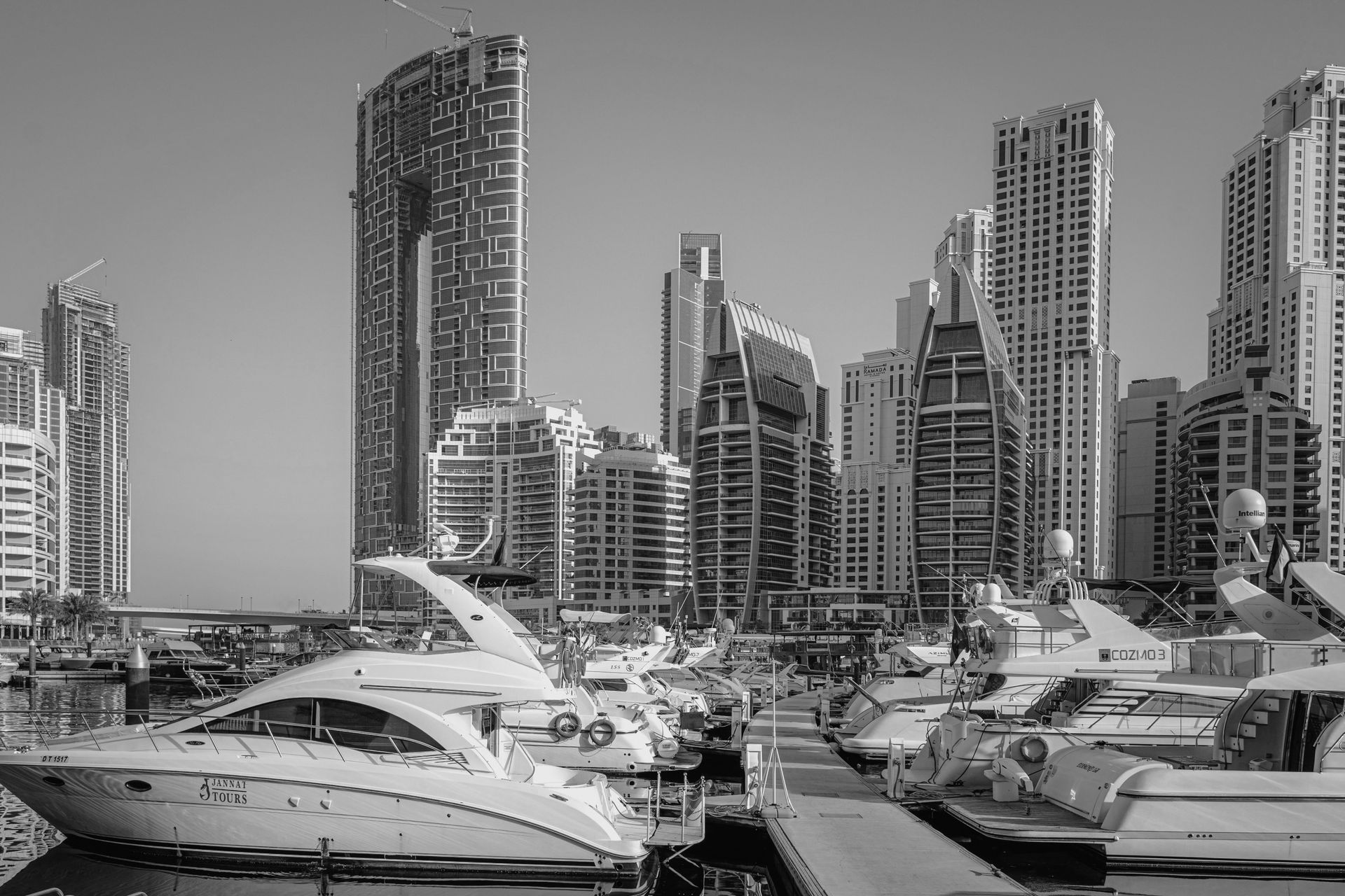 Moving to Dubai: Your Complete Relocation Checklist insight featuredImage